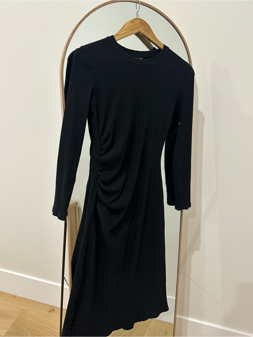 Long Sleeve Black Ruched Midi Dress